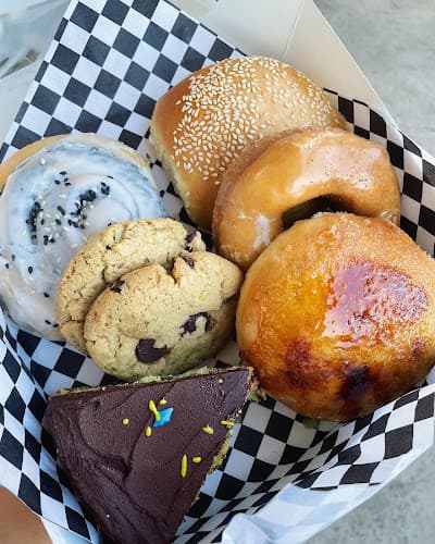 San & Wolves Bakeshop